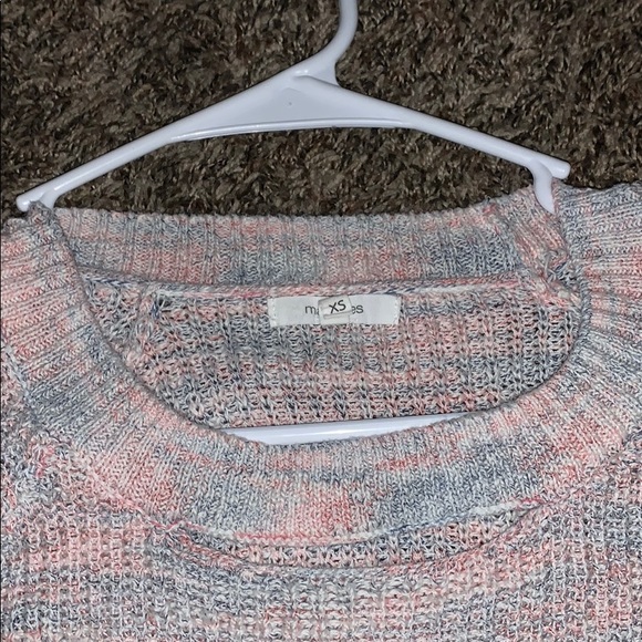 sweater with designed holes in sleeves&neck - Picture 3 of 4